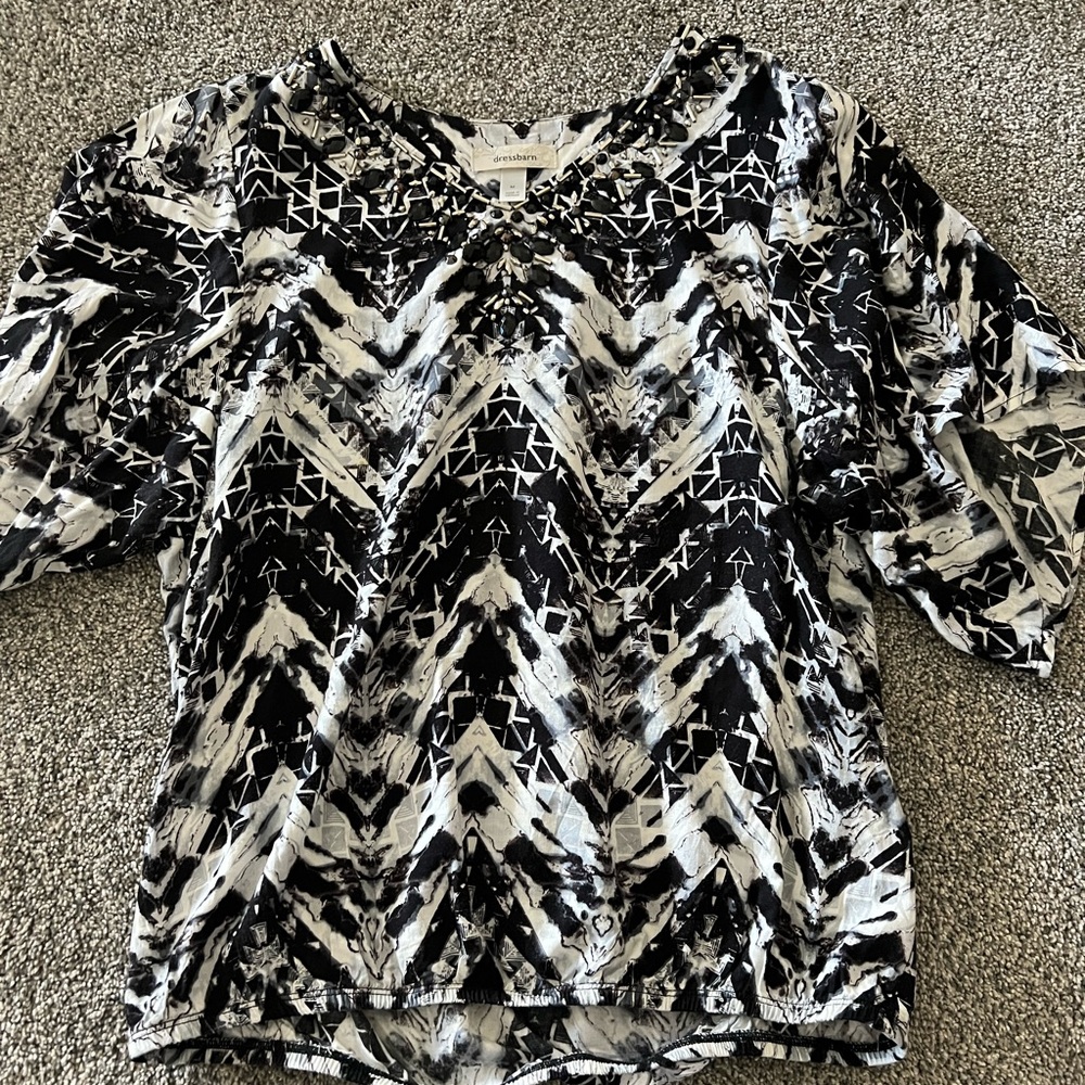 Dress barn women’s Rayon black and white printed beaded stones V-neck blouse